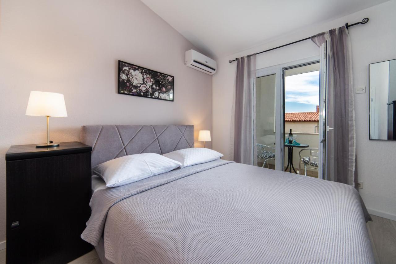 Apartments Divna Baska Voda Exterior photo
